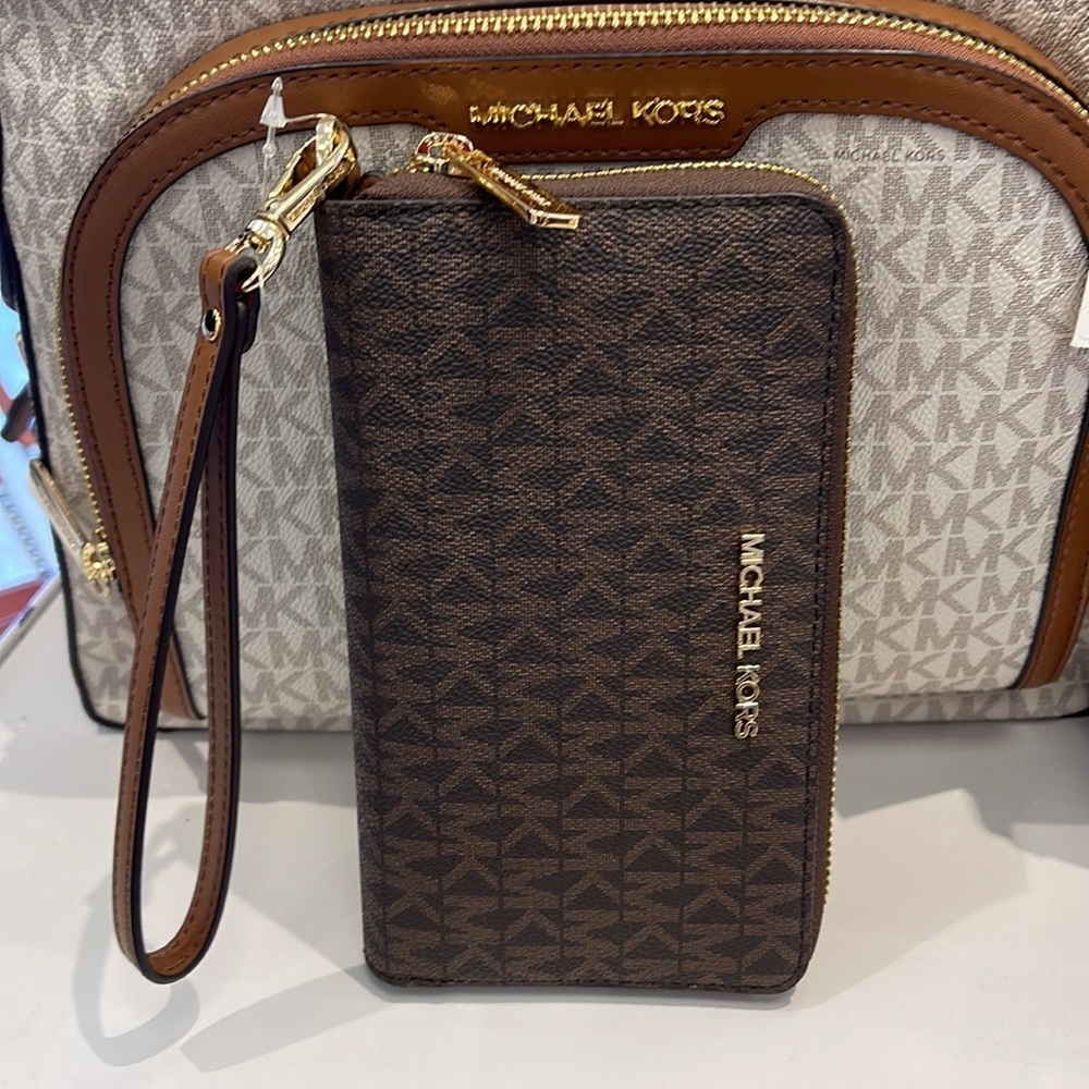 Michael Kors MK Signature Large Flat Multi-Function Phone Case Wallet Wristlet
